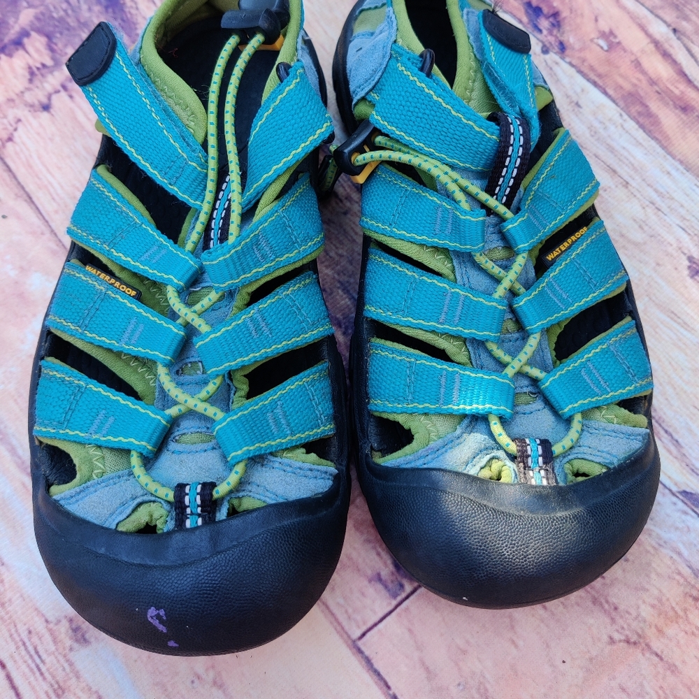 3Y Hiking Keen Sandals